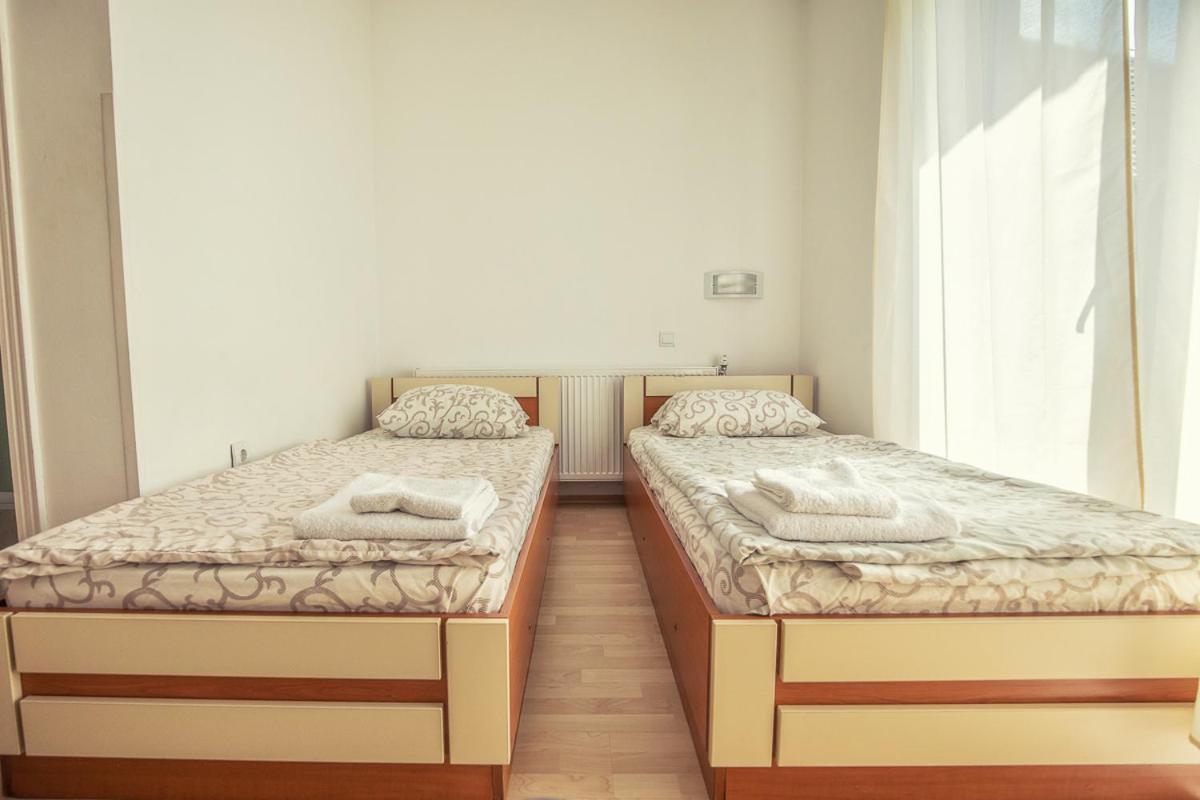 Ostello Adica Prenociste Sport Wellness Centar - Bazeni Ada Esterno foto